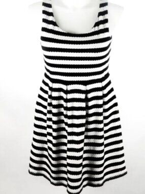 ELLE Knit Eyelet Sleeveless Dress Size 2 Black & White Stripe